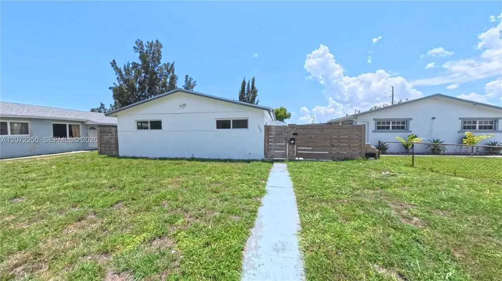 753 SW 2nd St Dania Beach, FL 33004