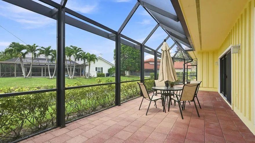 1 WYCLIFF ROAD Palm Beach Gardens, FL 33418