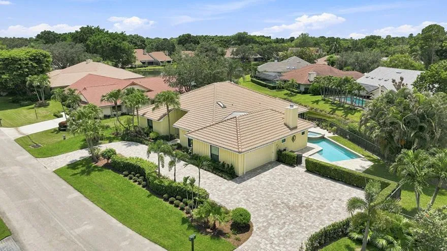 1 WYCLIFF ROAD Palm Beach Gardens, FL 33418