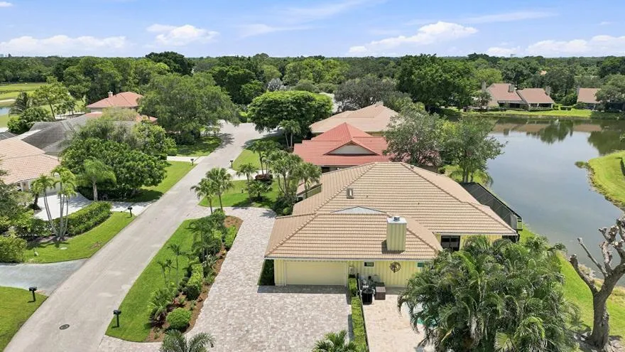 1 WYCLIFF ROAD Palm Beach Gardens, FL 33418