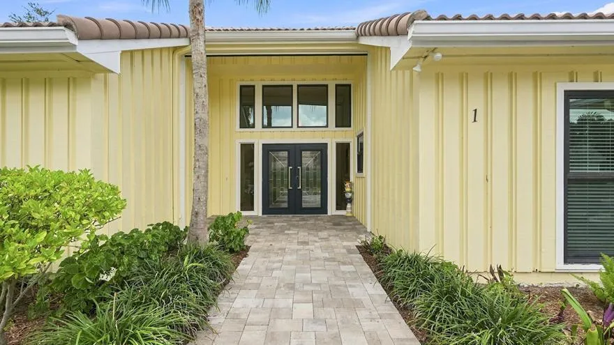 1 WYCLIFF ROAD Palm Beach Gardens, FL 33418
