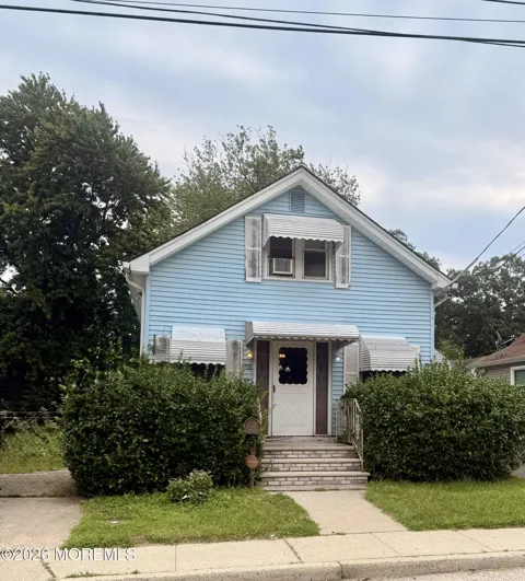 708 Monmouth Parkway
