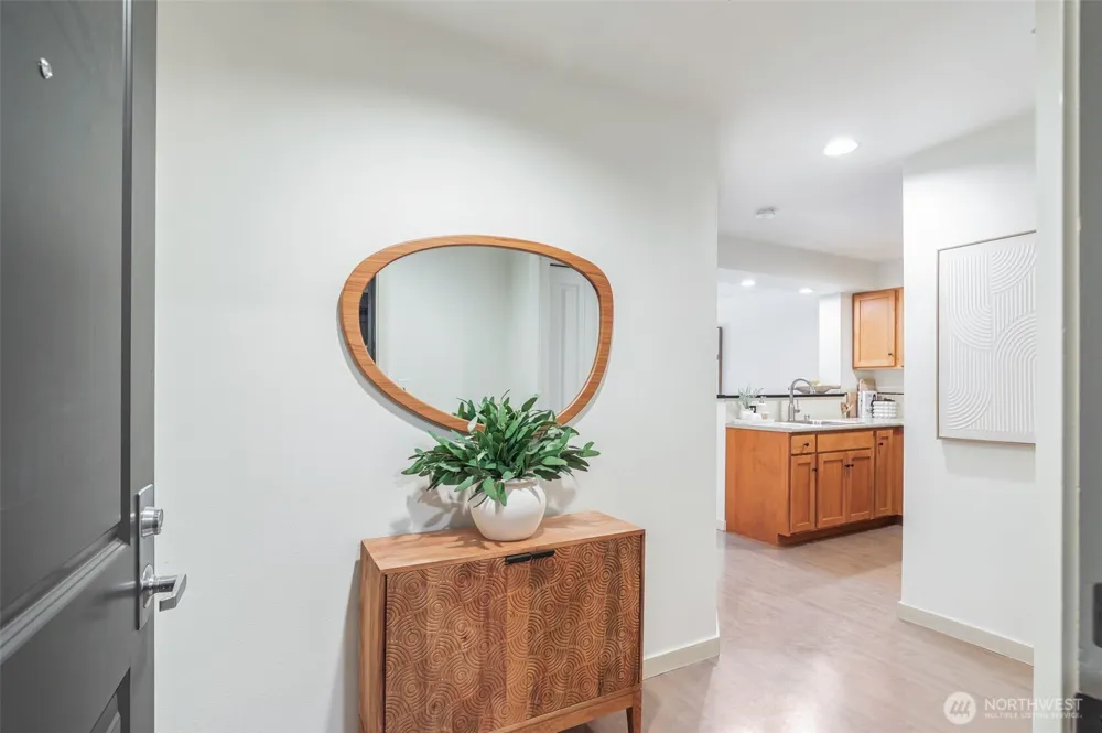 1909 10th Avenue W #206 Seattle, WA 98119
