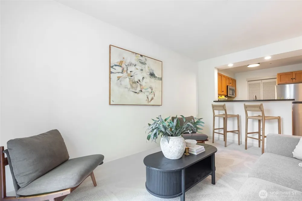 1909 10th Avenue W #206 Seattle, WA 98119