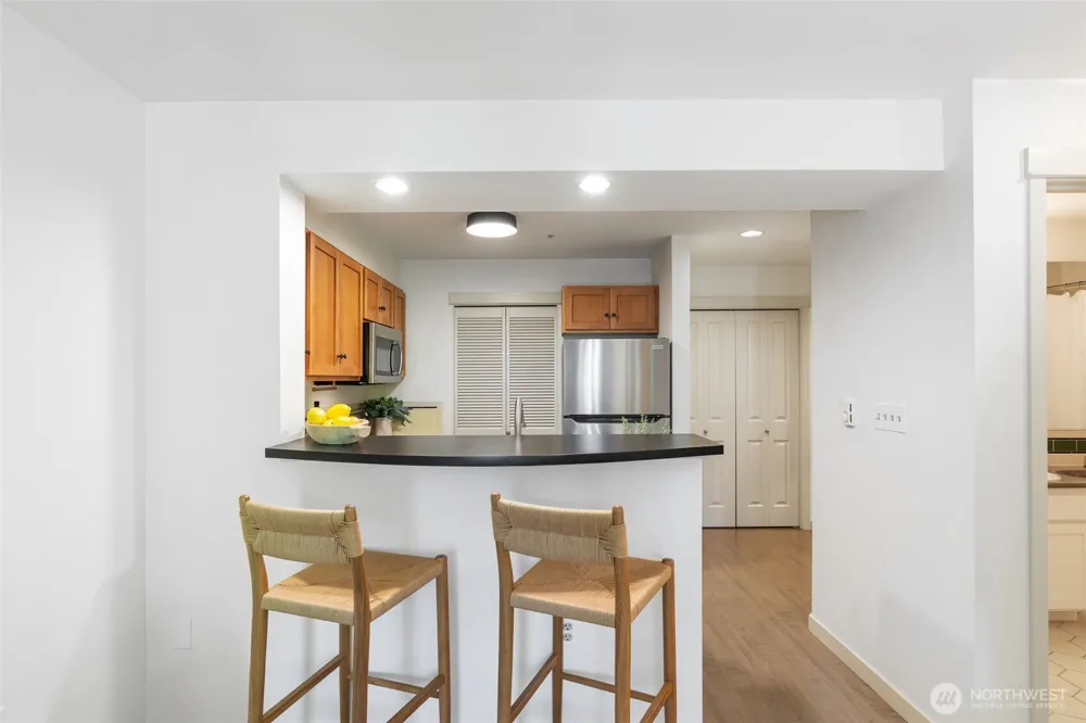 1909 10th Avenue W #206 Seattle, WA 98119