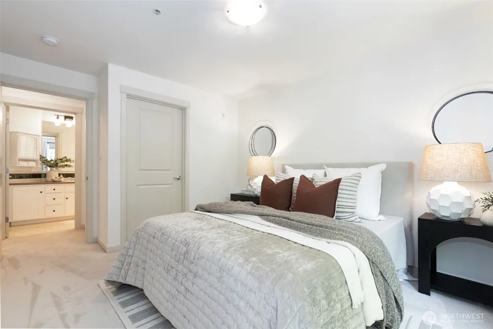 1909 10th Avenue W #206 Seattle, WA 98119