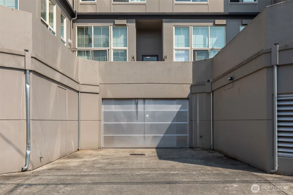 1909 10th Avenue W #206 Seattle, WA 98119
