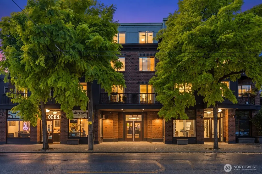 1909 10th Avenue W #206 Seattle, WA 98119