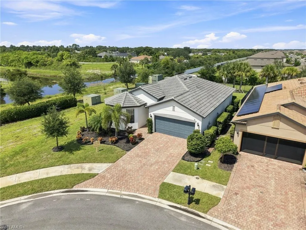 3721 E Hampton Circle Alva, FL 33920