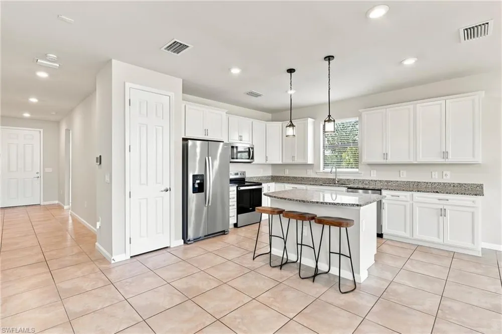 3721 E Hampton Circle Alva, FL 33920