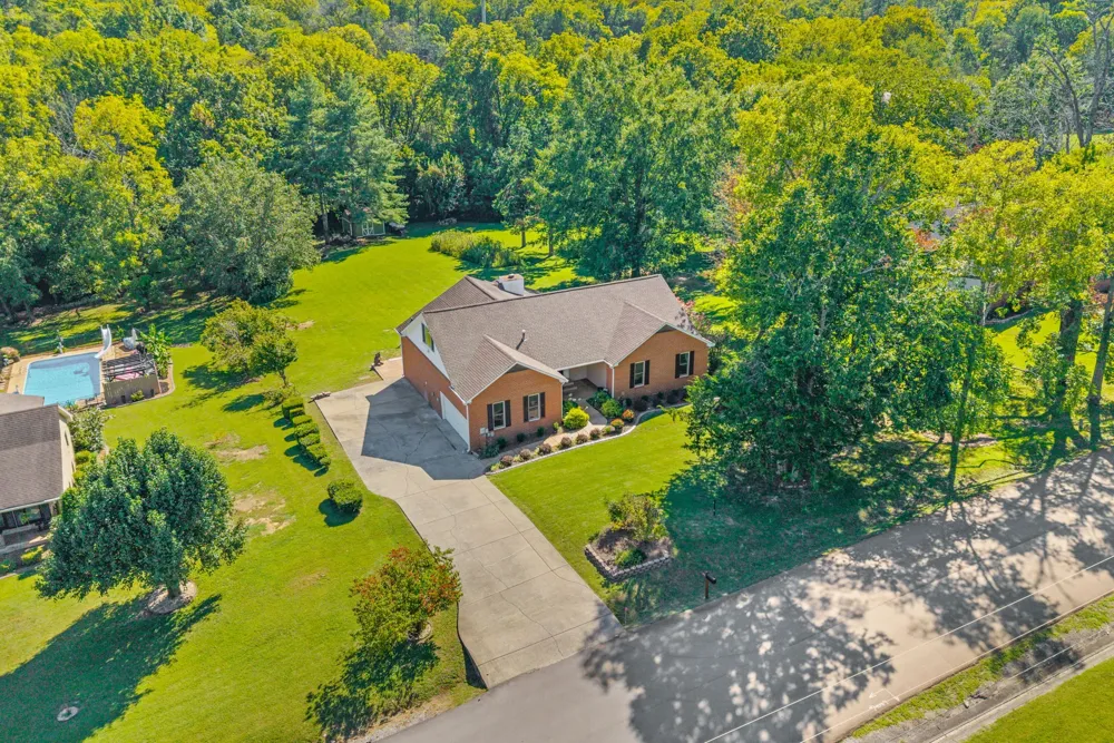 2024 Hunters Pl Mount Juliet, TN 37122