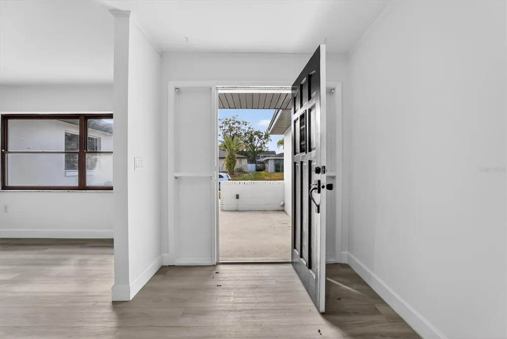 517 HICKORYWOOD AVENUE Altamonte Springs, FL 32714
