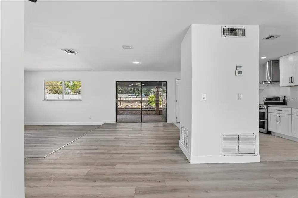 517 HICKORYWOOD AVENUE Altamonte Springs, FL 32714