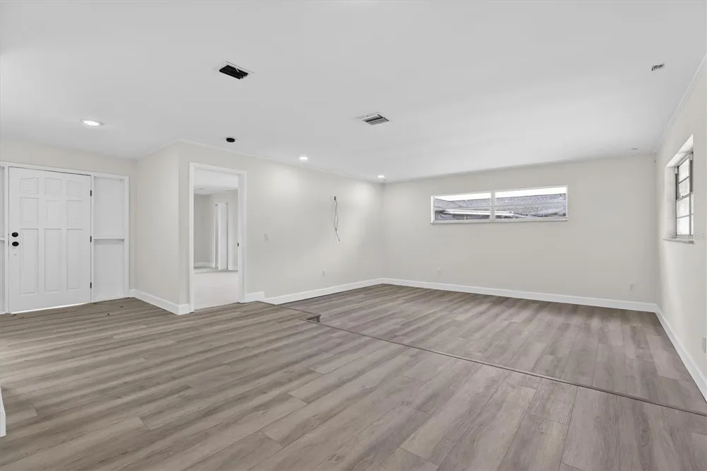 517 HICKORYWOOD AVENUE Altamonte Springs, FL 32714
