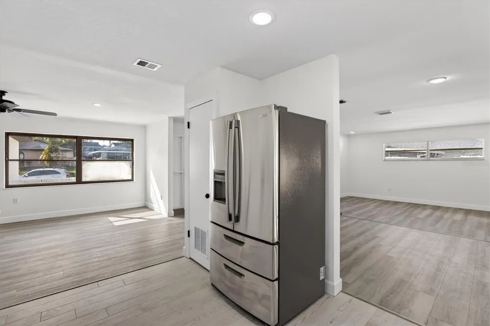 517 HICKORYWOOD AVENUE Altamonte Springs, FL 32714