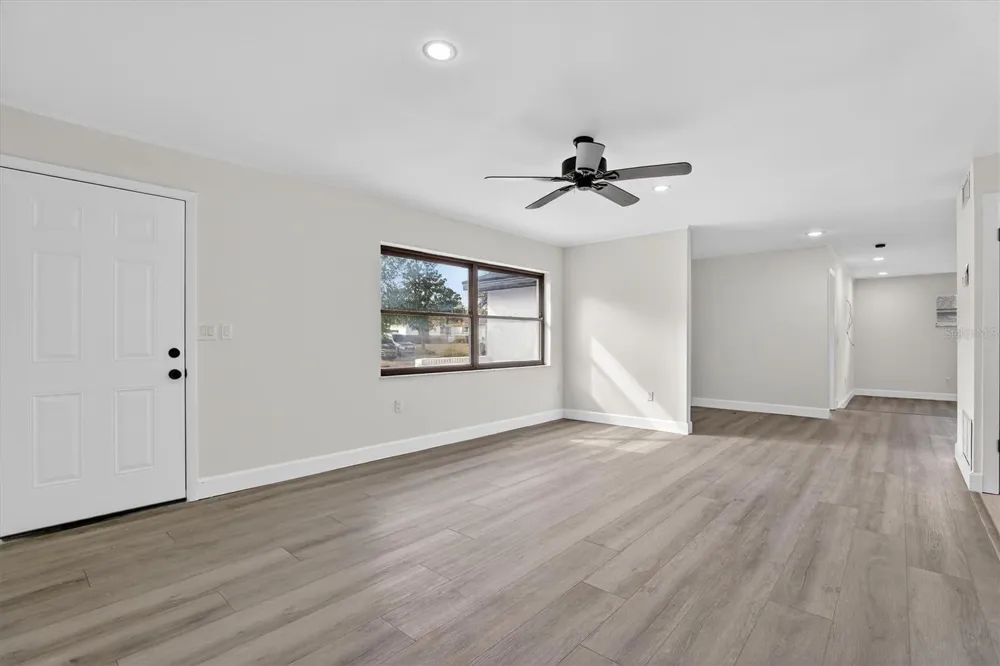 517 HICKORYWOOD AVENUE Altamonte Springs, FL 32714