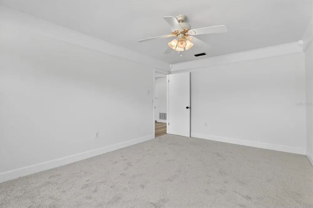 517 HICKORYWOOD AVENUE Altamonte Springs, FL 32714