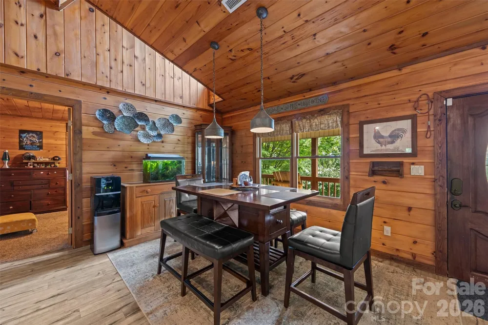 263 Pilgrims Lane Burnsville, NC 28714