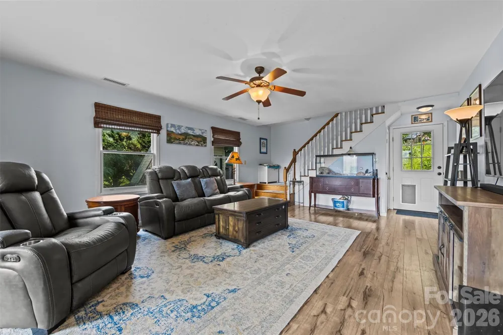 263 Pilgrims Lane Burnsville, NC 28714