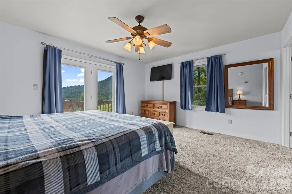 263 Pilgrims Lane Burnsville, NC 28714
