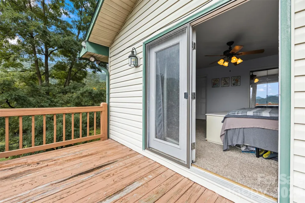 263 Pilgrims Lane Burnsville, NC 28714