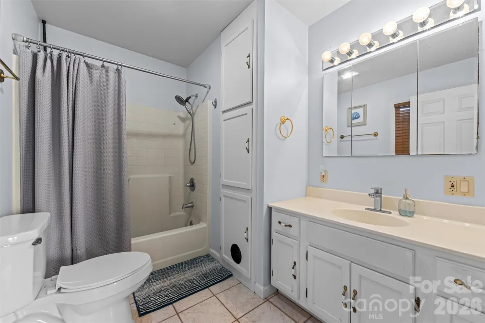 263 Pilgrims Lane Burnsville, NC 28714