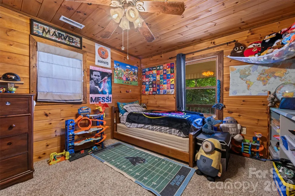 263 Pilgrims Lane Burnsville, NC 28714