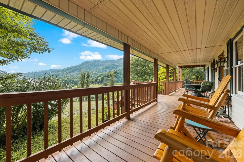 263 Pilgrims Lane Burnsville, NC 28714