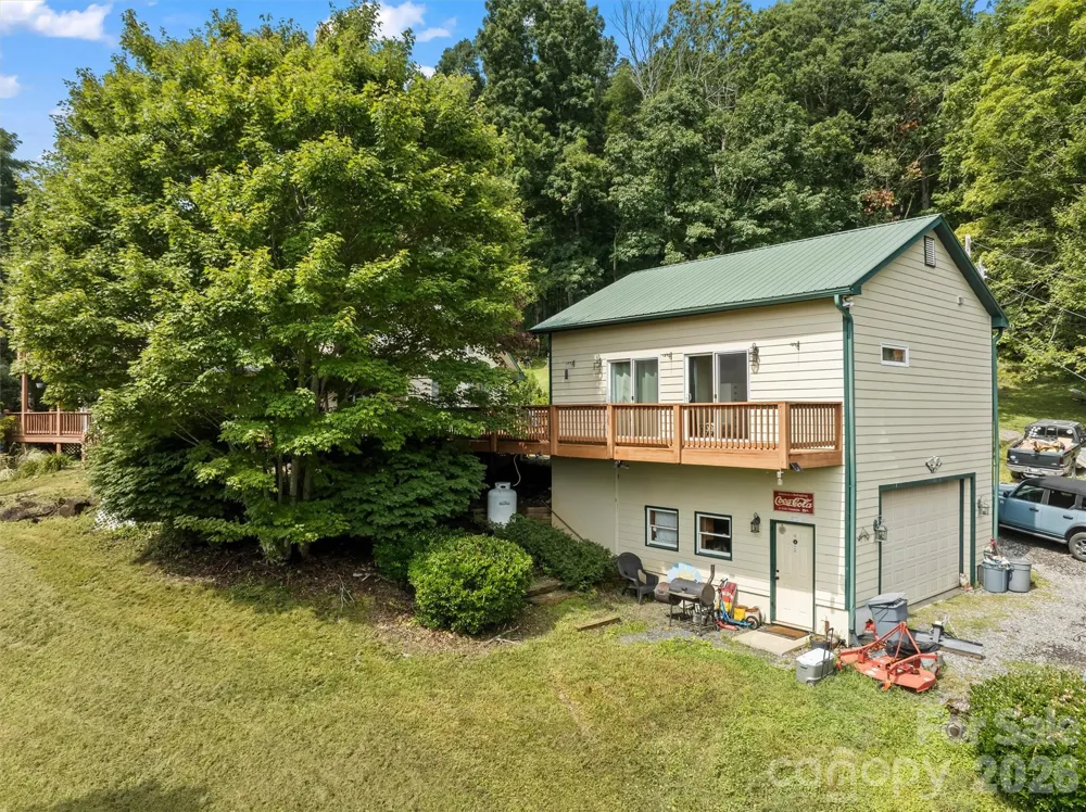 263 Pilgrims Lane Burnsville, NC 28714