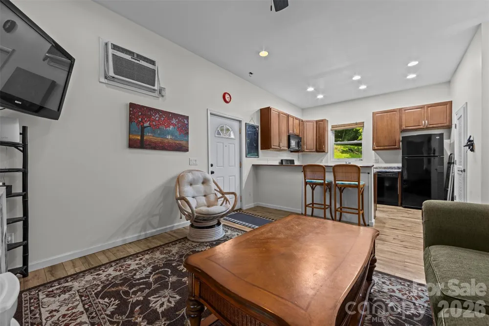 263 Pilgrims Lane Burnsville, NC 28714