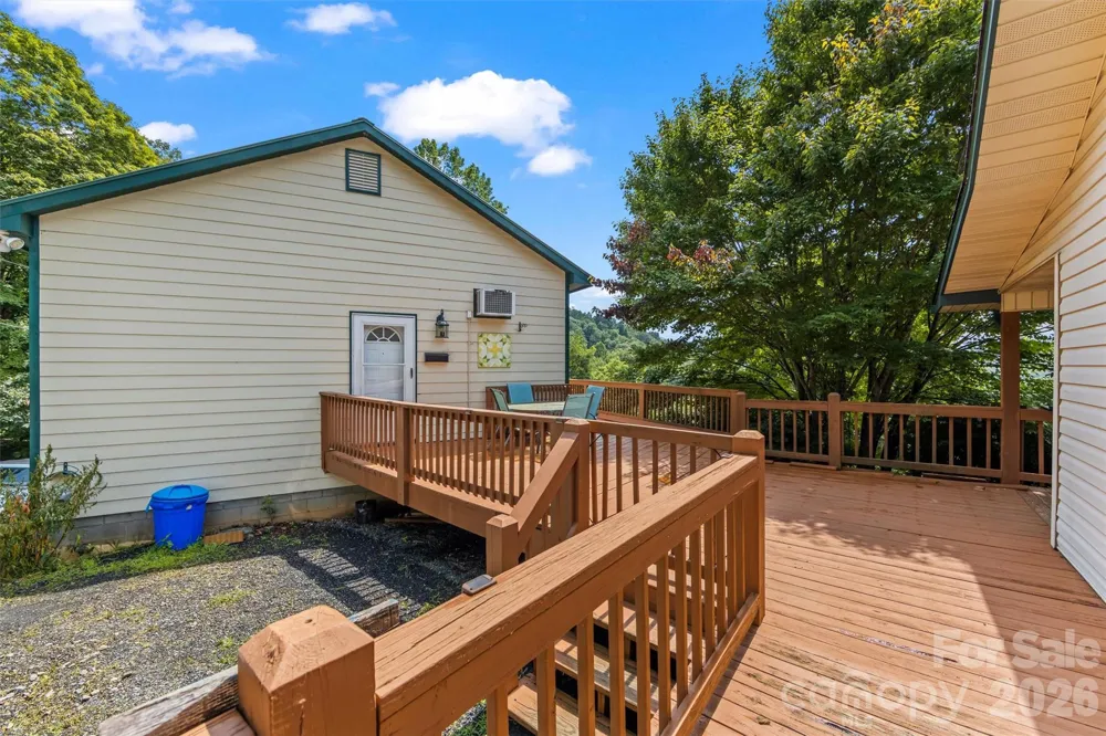 263 Pilgrims Lane Burnsville, NC 28714
