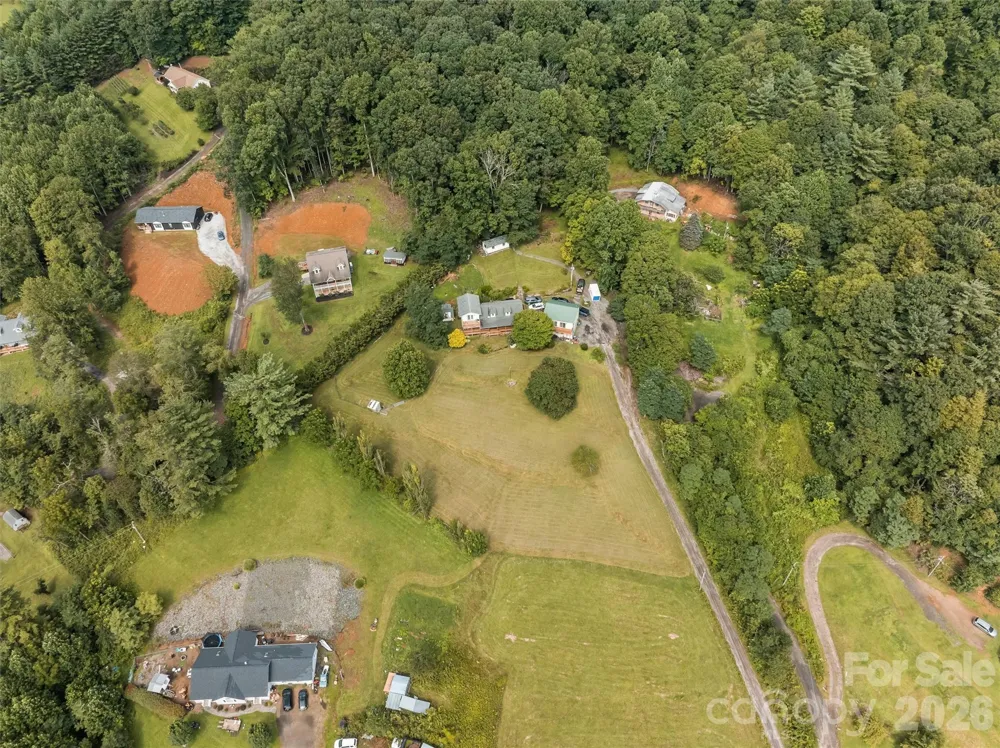 263 Pilgrims Lane Burnsville, NC 28714