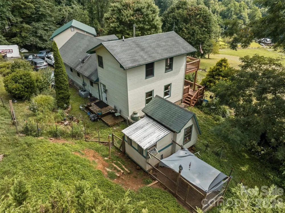 263 Pilgrims Lane Burnsville, NC 28714