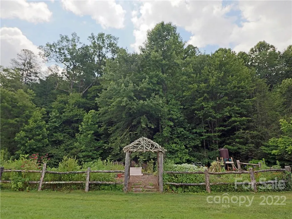 SH11 Springhouse Trail Brevard, NC 28712