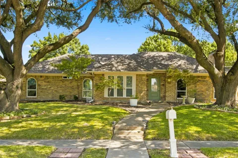 1855 Hatherly Drive