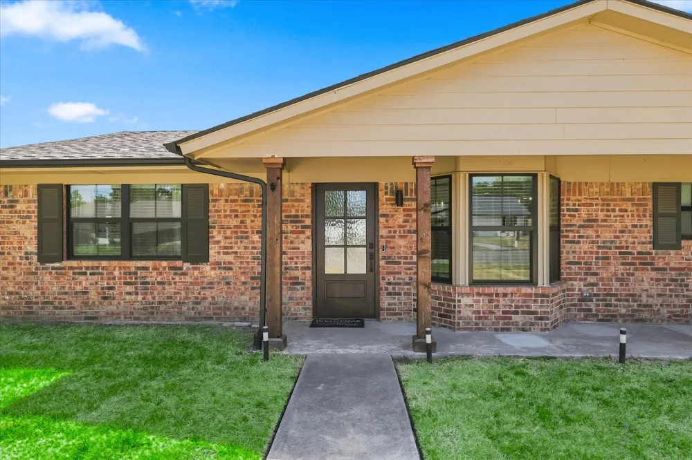 208 Diane Drive Sanger, TX 76266