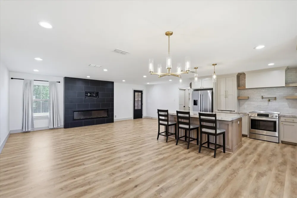208 Diane Drive Sanger, TX 76266