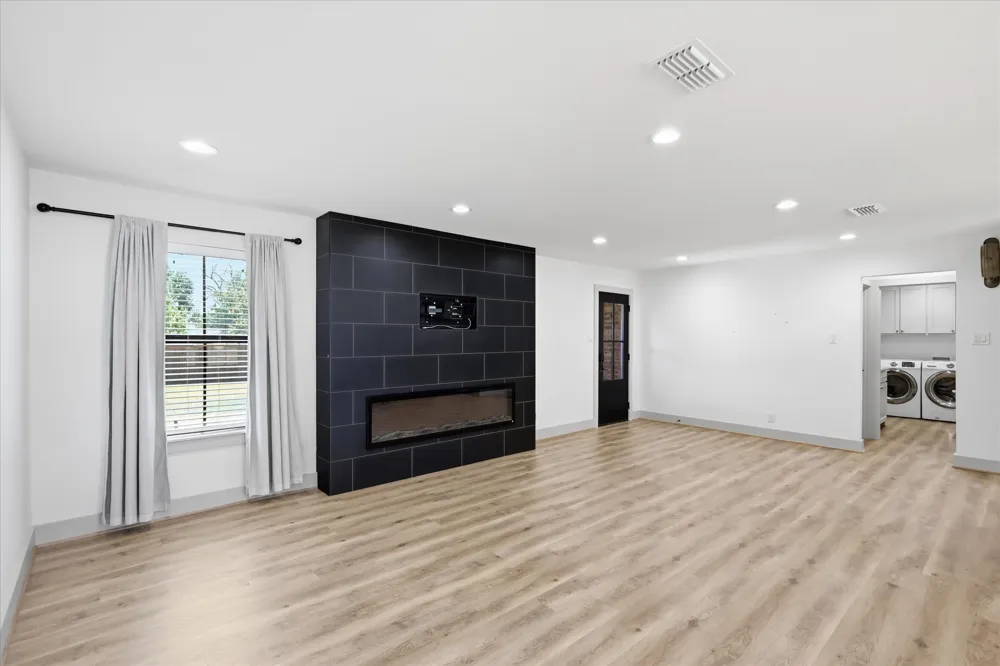208 Diane Drive Sanger, TX 76266