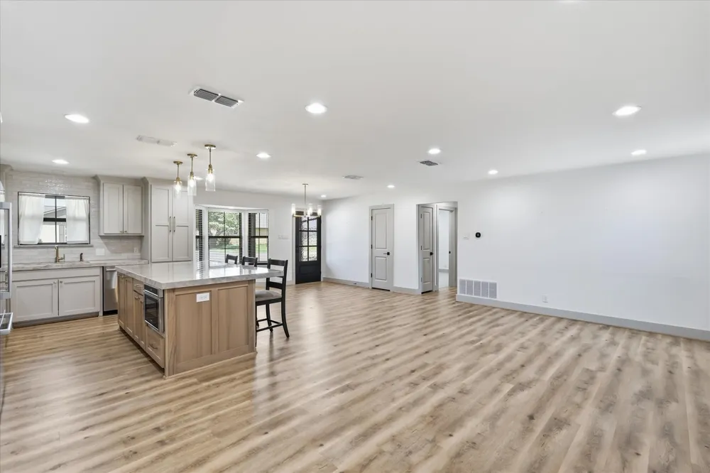 208 Diane Drive Sanger, TX 76266