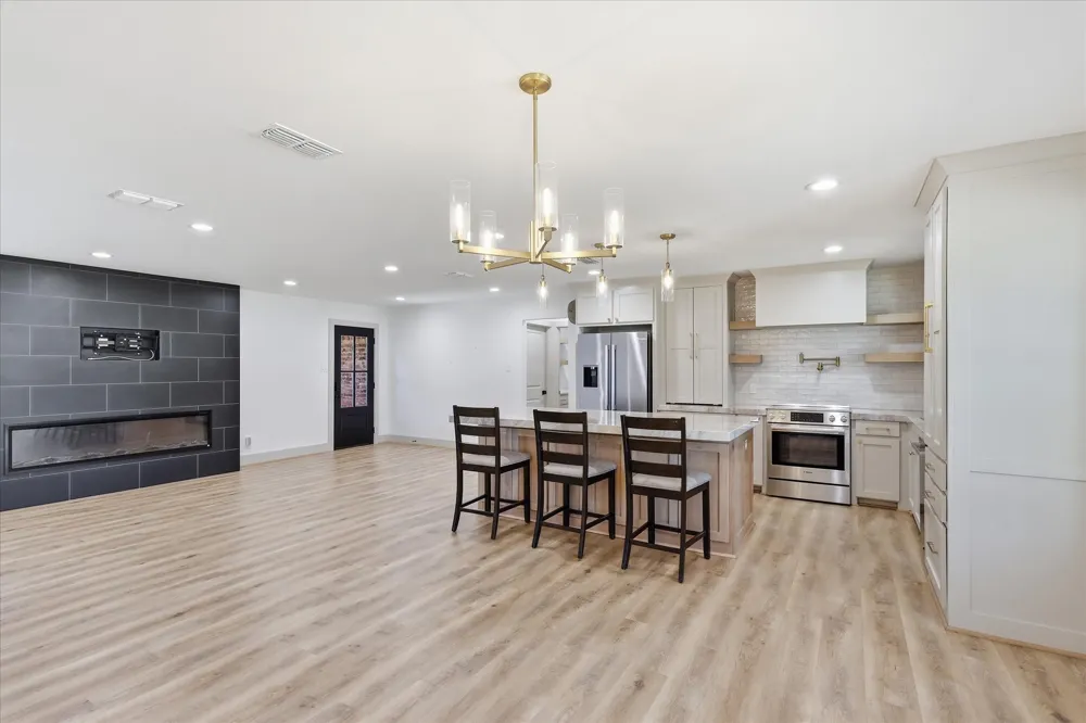 208 Diane Drive Sanger, TX 76266