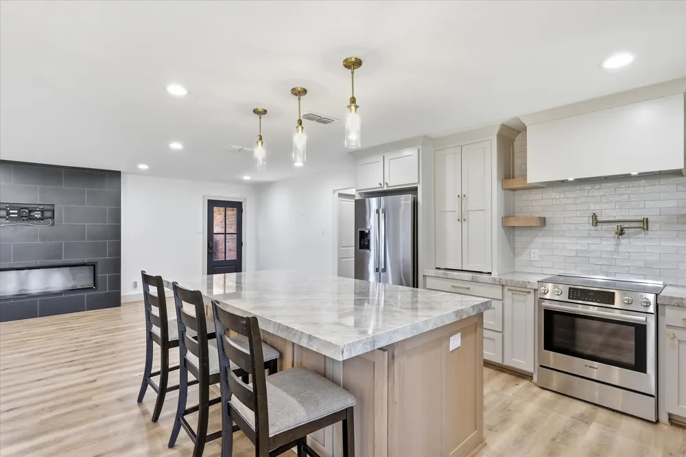 208 Diane Drive Sanger, TX 76266