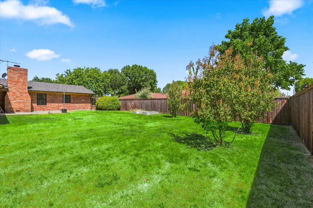 208 Diane Drive Sanger, TX 76266