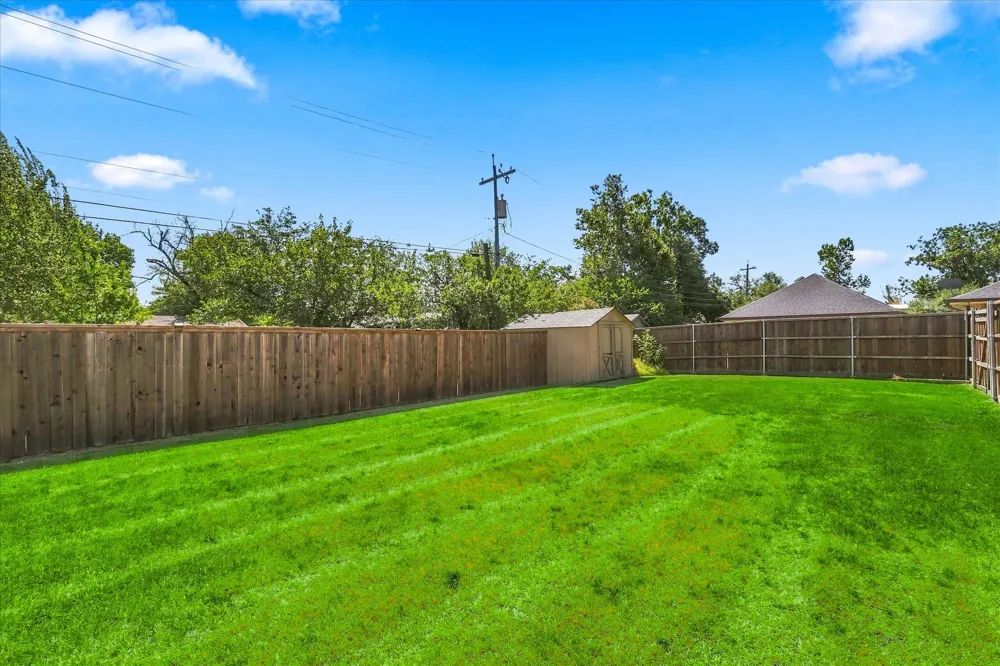 208 Diane Drive Sanger, TX 76266