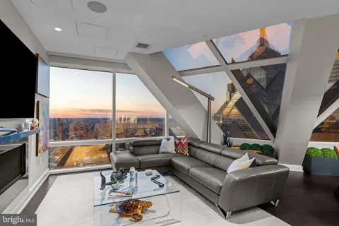 50 S 16TH STREET #5602