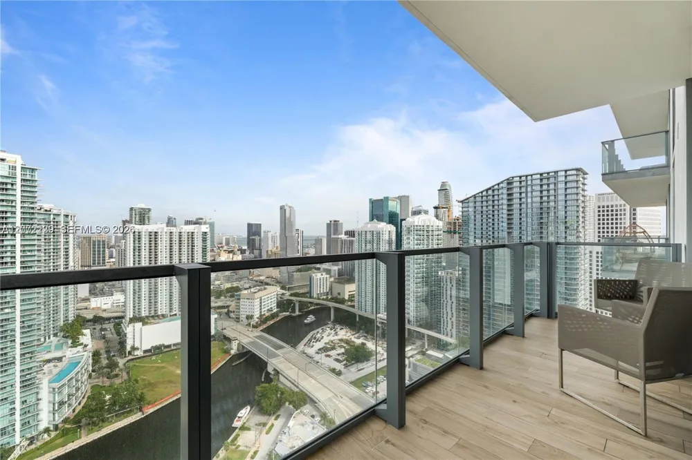88 SW 7th St #3412 Miami, FL 33130