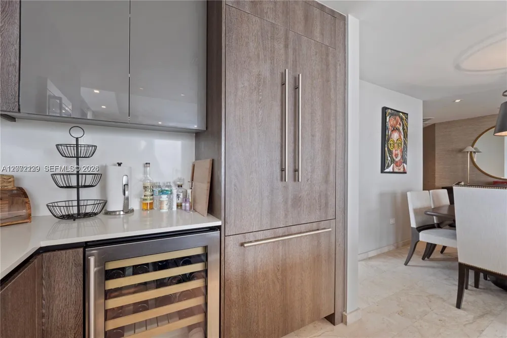 88 SW 7th St #3412 Miami, FL 33130