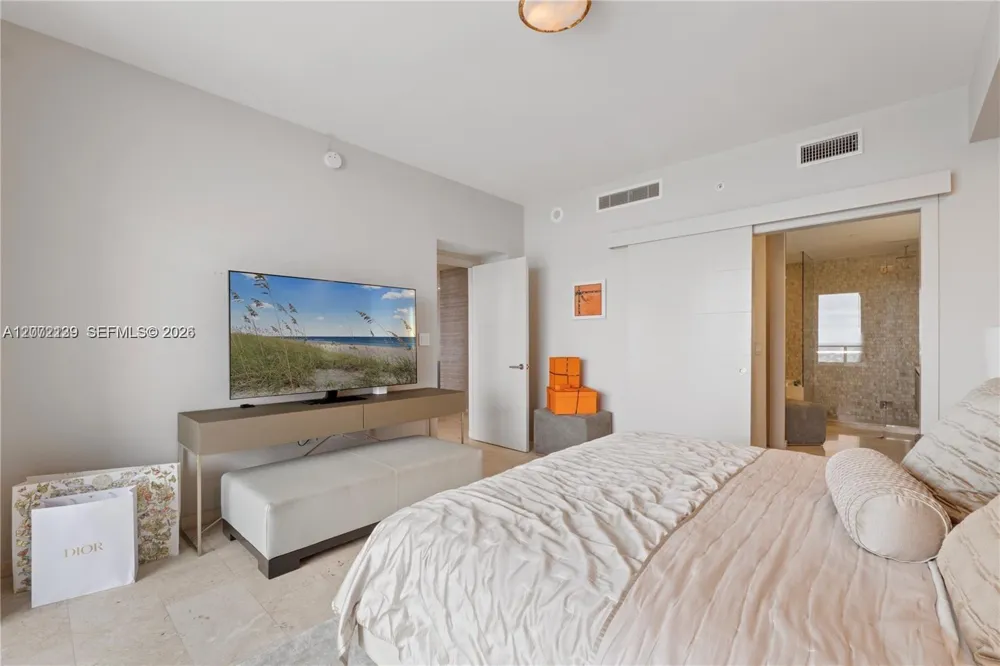 88 SW 7th St #3412 Miami, FL 33130