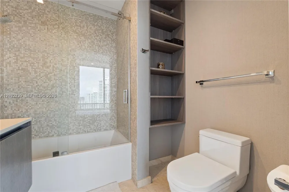 88 SW 7th St #3412 Miami, FL 33130