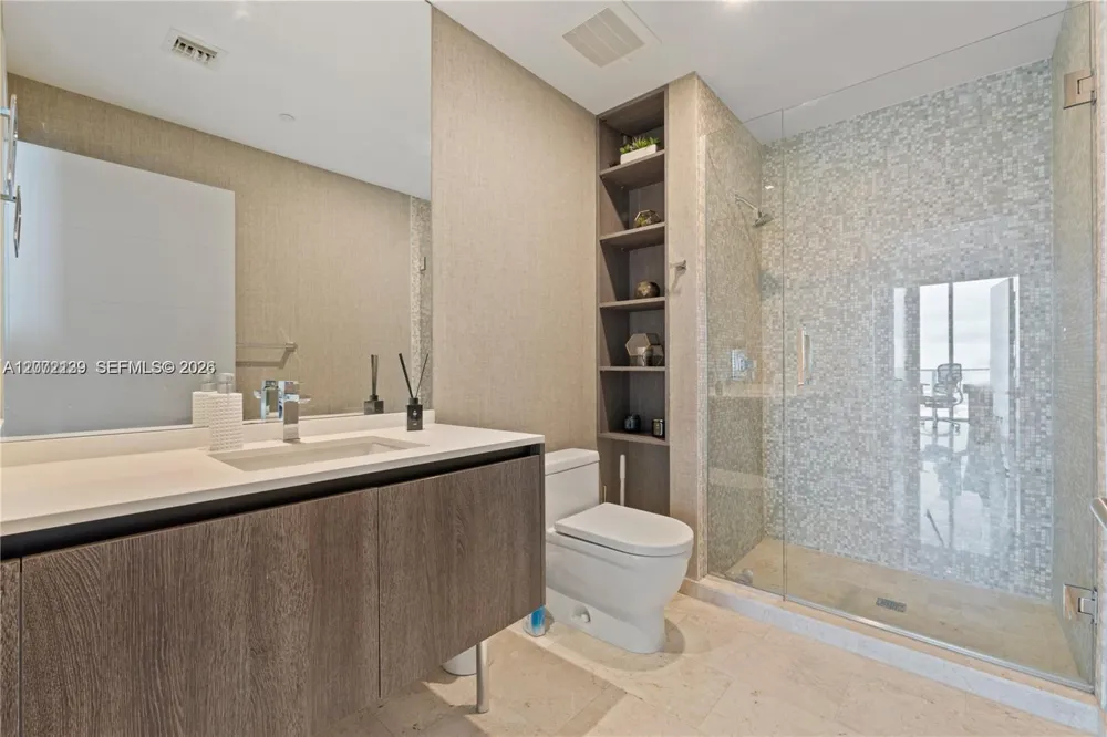 88 SW 7th St #3412 Miami, FL 33130