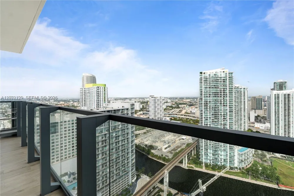 88 SW 7th St #3412 Miami, FL 33130